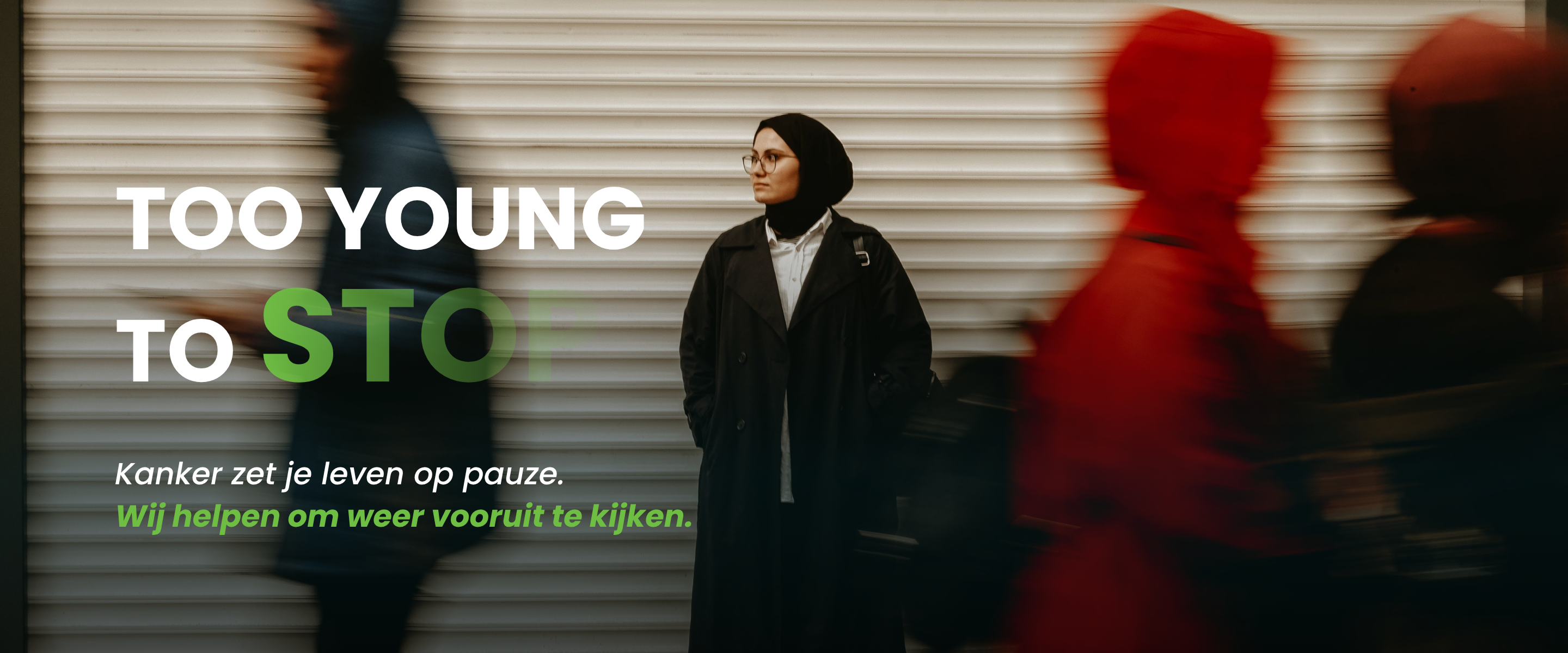 jonge vrouw wachtend